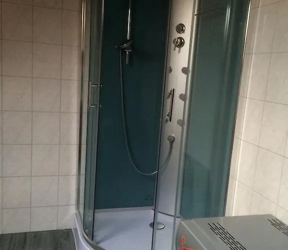 ゲストハウス ペンション ルフェーブル 2*