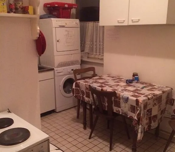 ゲストハウス ペンション ルフェーブル 2*